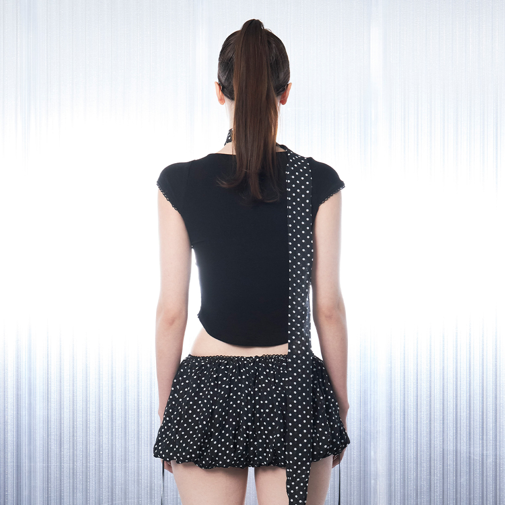 Dot Square Crop Top [Black] - 감도 깊은 취향 셀렉트샵 29CM