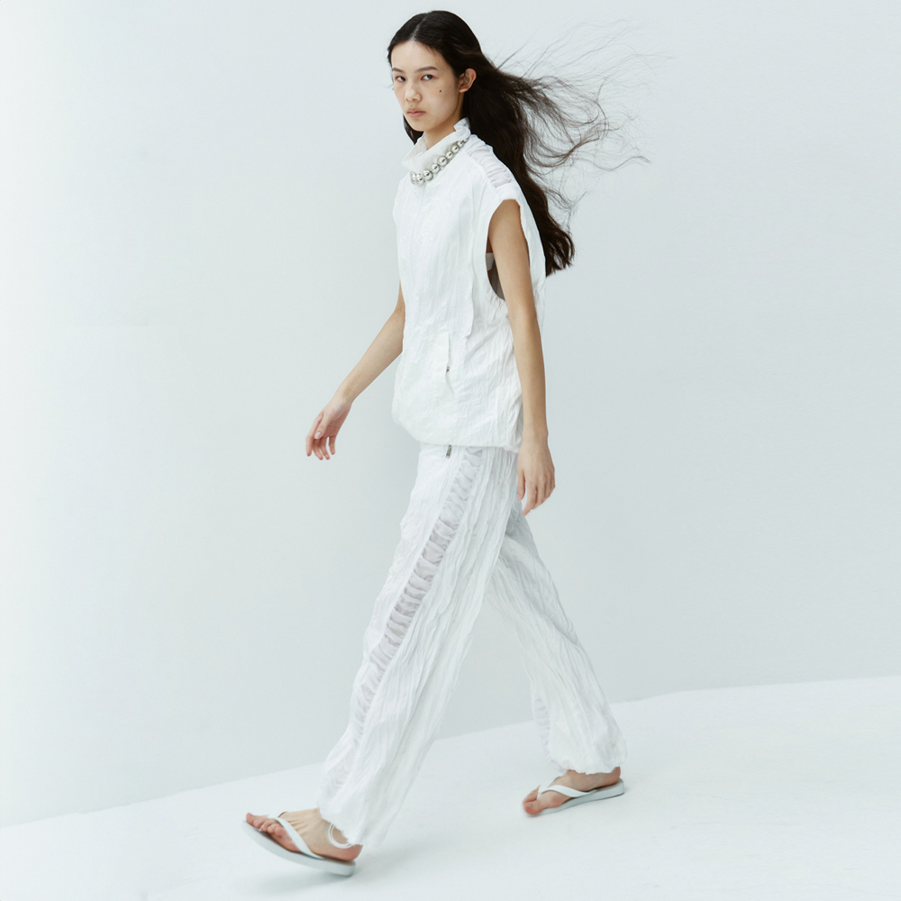 Gimmetheyoung★韓国★人気★G_SHEER SHIRRING TEXTURE PANTS G_SHEER SHIRRING TEXTURE PANTS / WHITE - 감도 깊은 취향