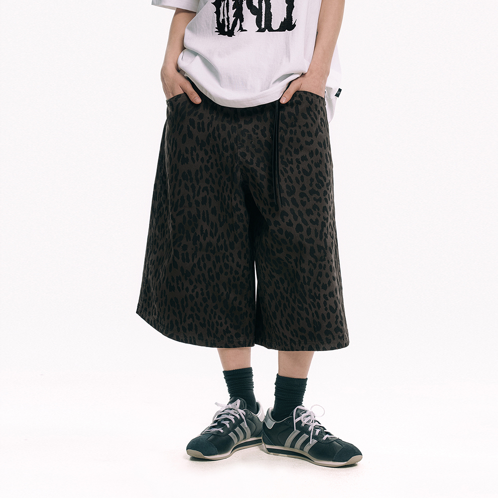 【NOT4NERD】Thorns Side Line Cut Off Bermuda Denim Shorts Thorns Side Line Cut Off Bermuda Denim Shorts - Black - NOT4NERD