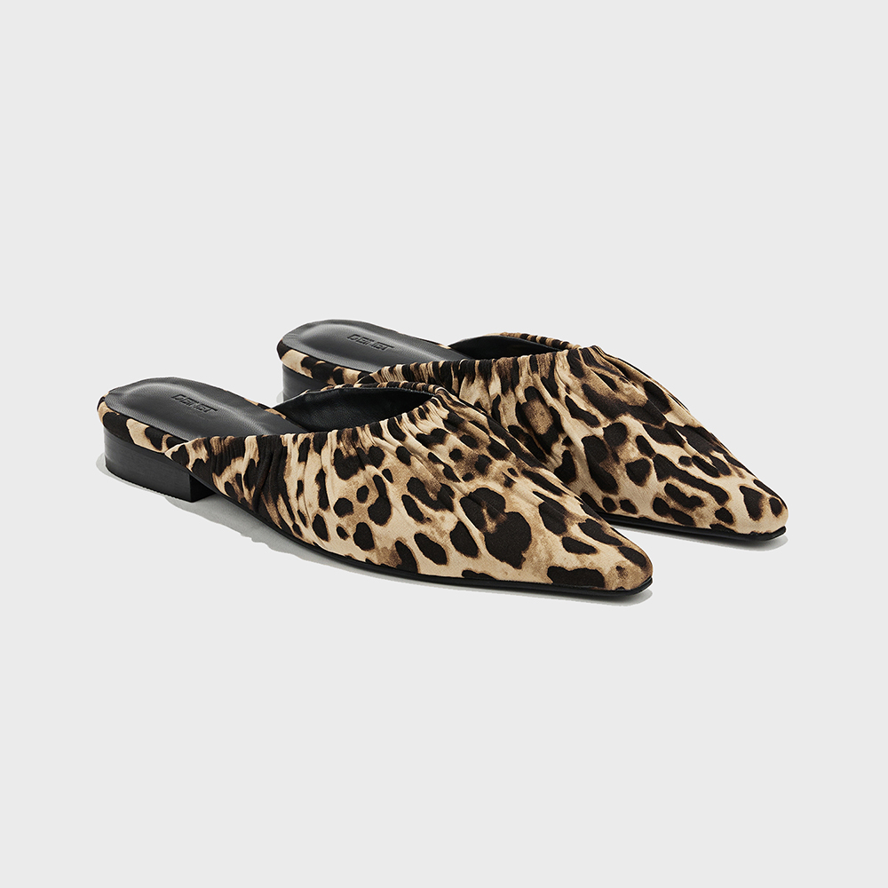 パンプス LEOPARD SHIRRING STILLETTO MULE IN BROWN LEOPARD SHIRRING STILLETTO MULE IN BROWN - 감도 깊은 취향