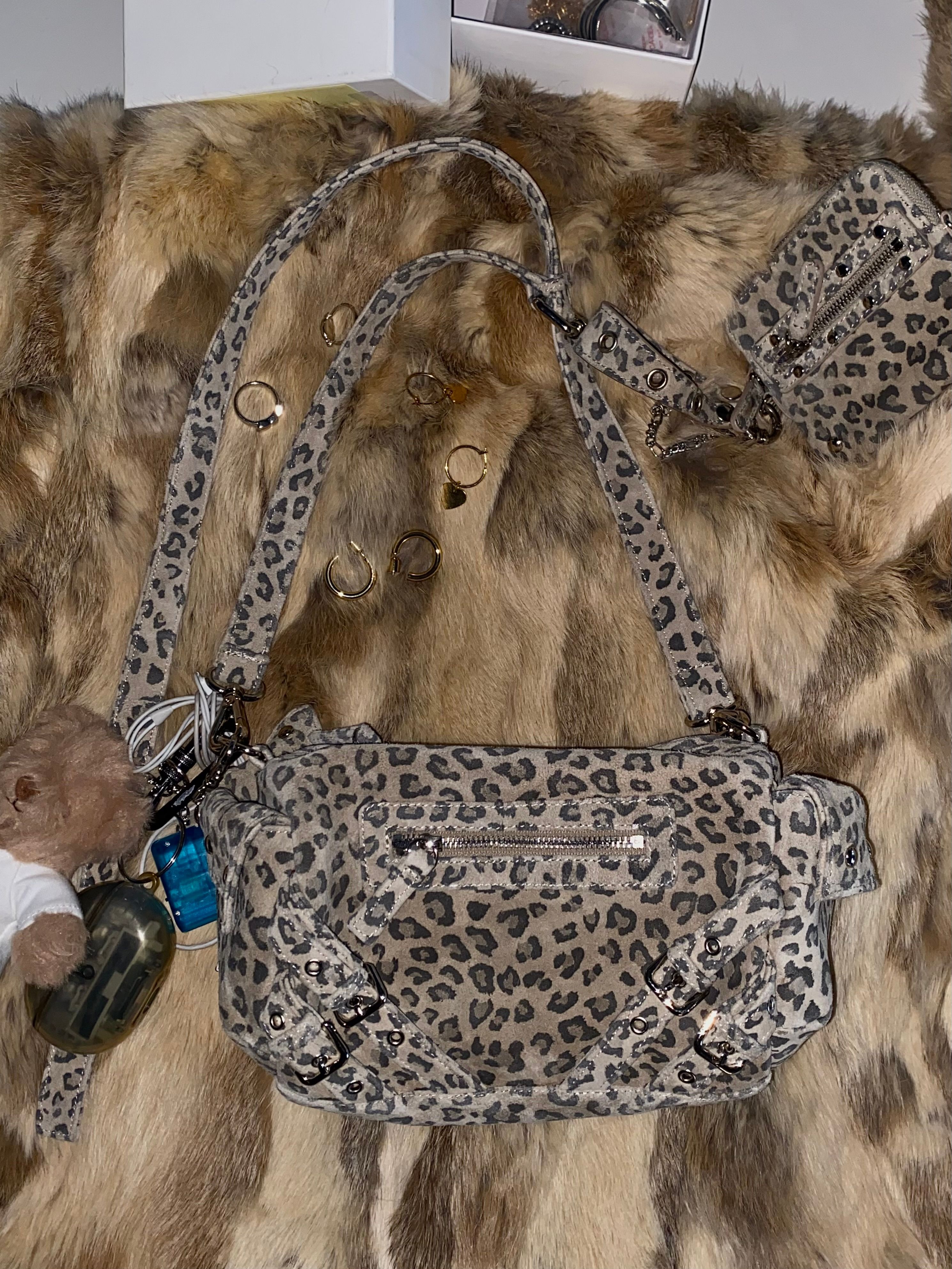 DEINET】STUD POCKET BAG IN LEOPARD☆韓国人気☆ 追跡付