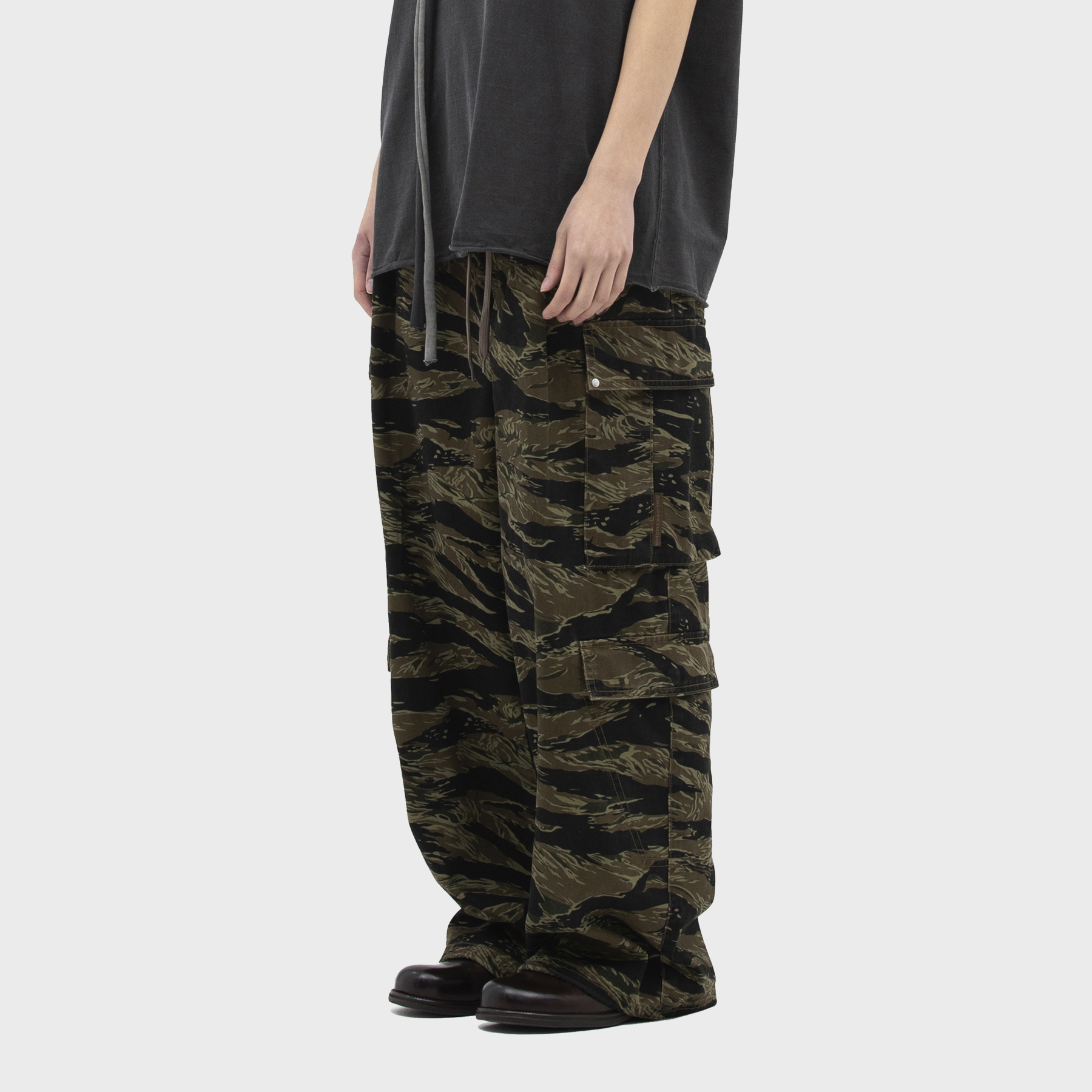 3STAR PIPING TRACK PANTS_GREY(NG2DSUPA10A) - 감도 깊은 취향