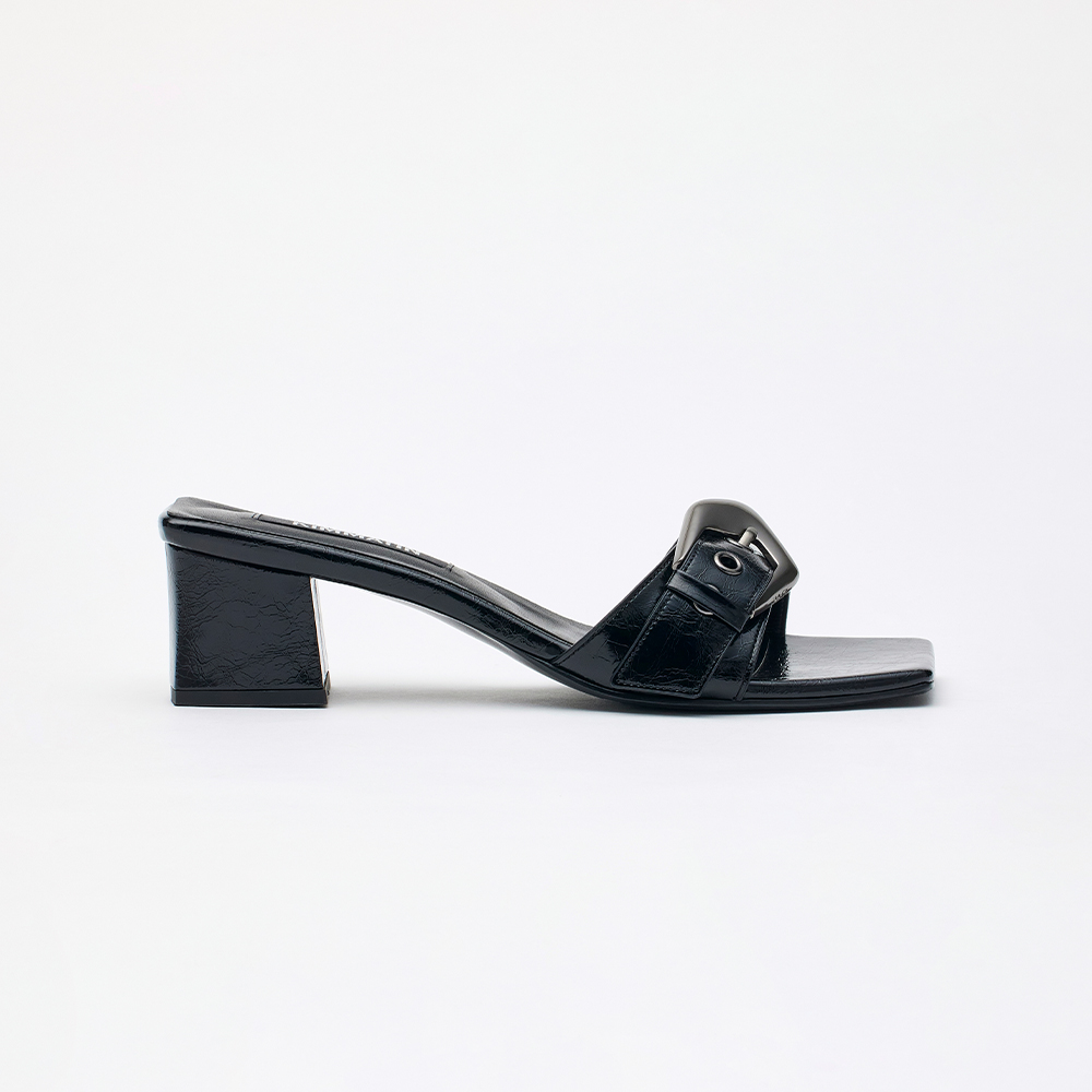 【MATIN KIM】BUCKLE POINT SLIDE HEELS KIMMATIN] BUCKLE POINT SLIDE HEELS (2 COLORS) - 감도 깊은