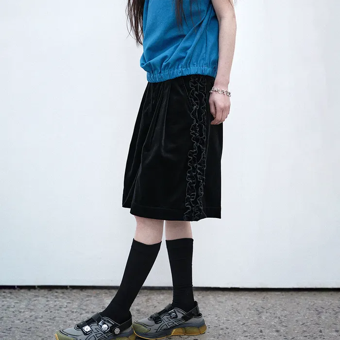 RUFFLE COTTON VELVET CULOTTE PANTS - BLACK - 감도 깊은 취향