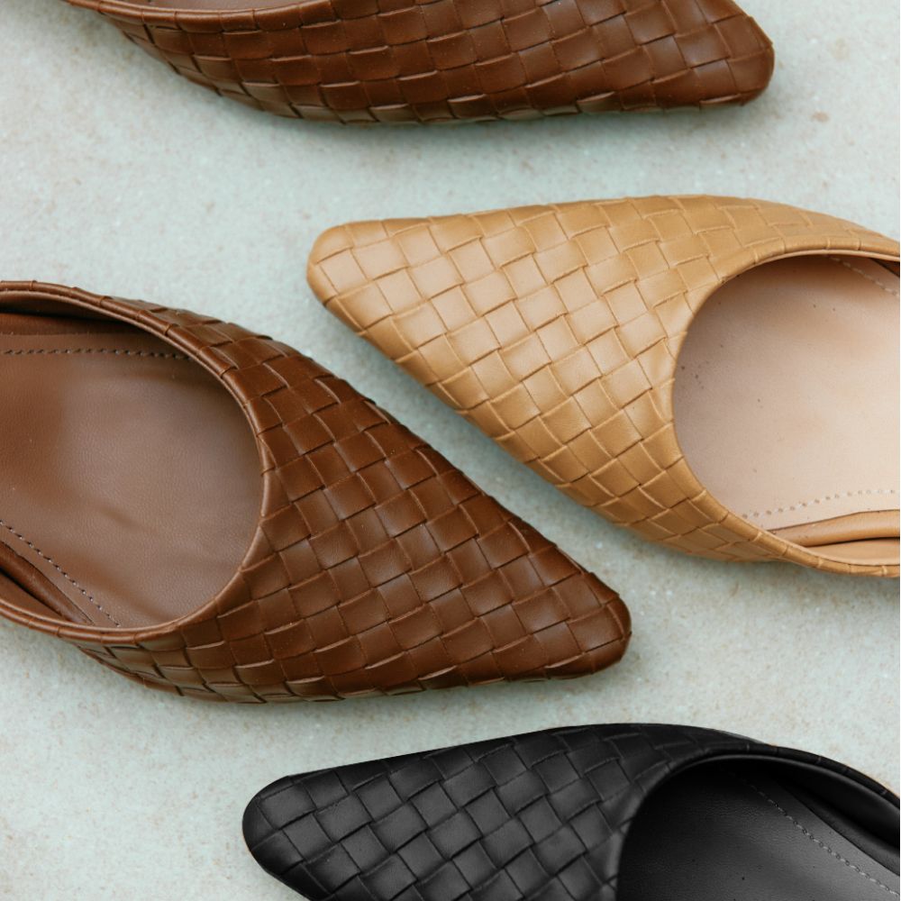 25SS 런칭_KM363 핸드메이드 위빙 키튼힐 슬링백 4cm l 4Colors