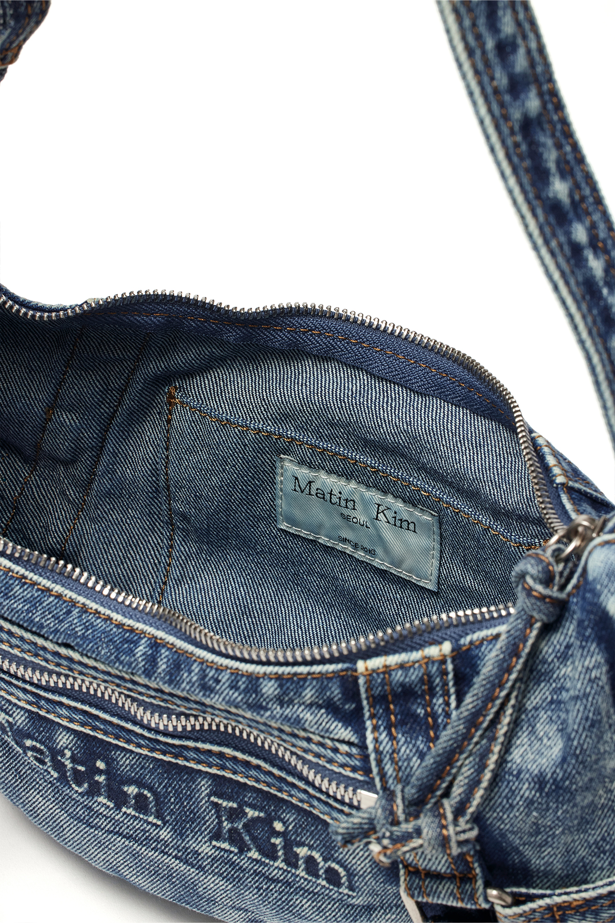 MATIN WASHED DENIM MINI HOBO BAG IN BLUE - 감도 깊은 취향