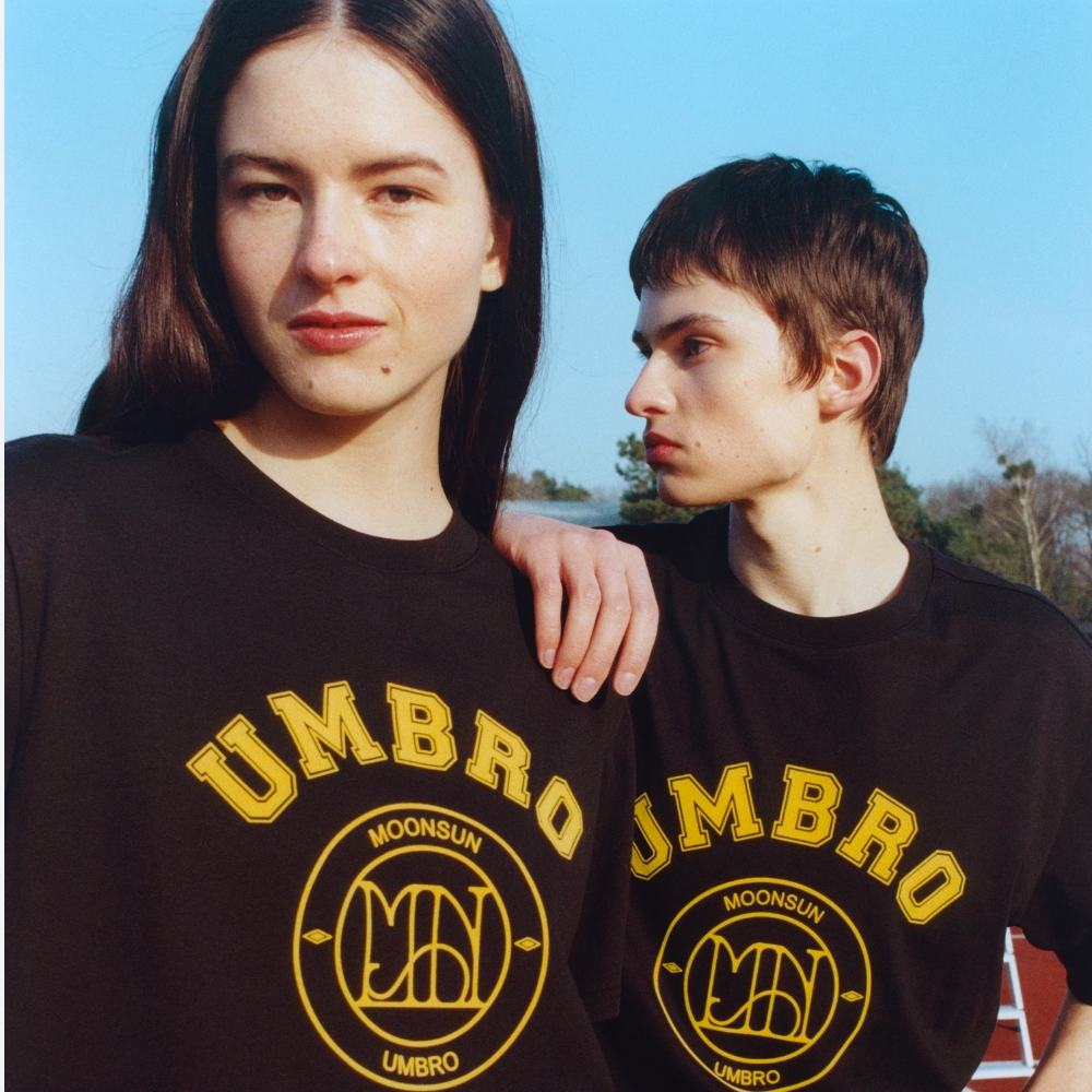 Umbro x MOONSUN Logo T-Shirt / Black - 감도 깊은 취향 셀렉트