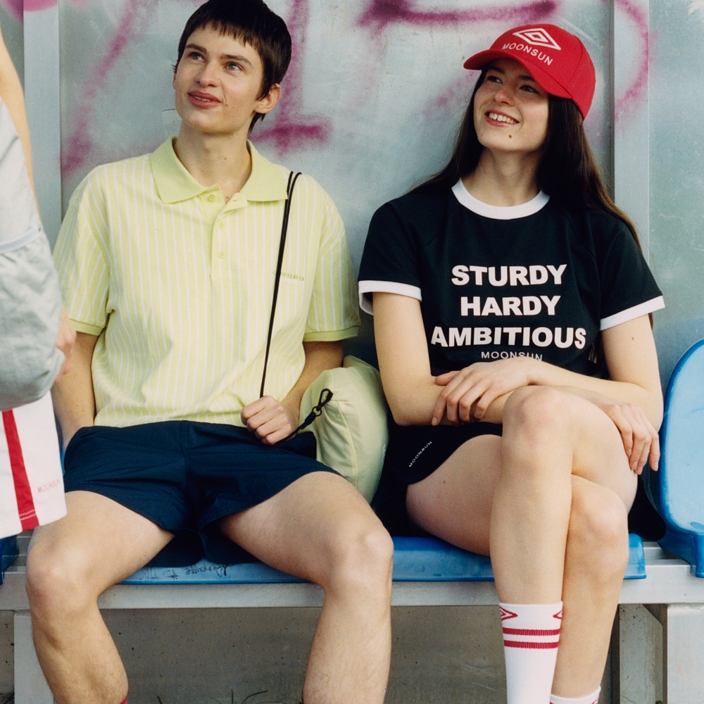 ★UMBRO★ UMBRO X MOONSUN Ringer Lettering Short Sleeve T-Sh Umbro x MOONSUN Ringer Lettering T-Shirt / Yellow - 감도