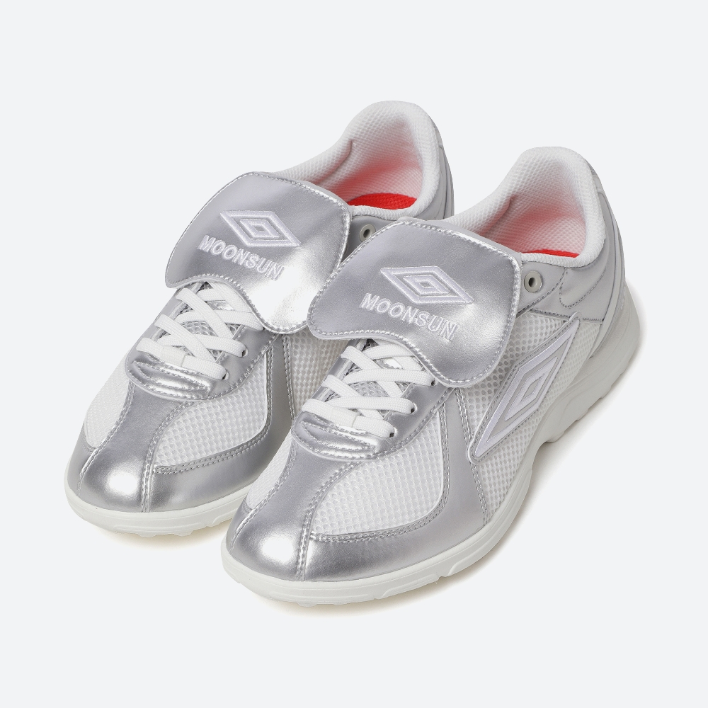 韓国*UMBRO■X MOONSUN] MOTOR A1 Umbro x MOONSUN MOTOR A1 / Silver - 감도 깊은 취향 셀렉트샵 29CM