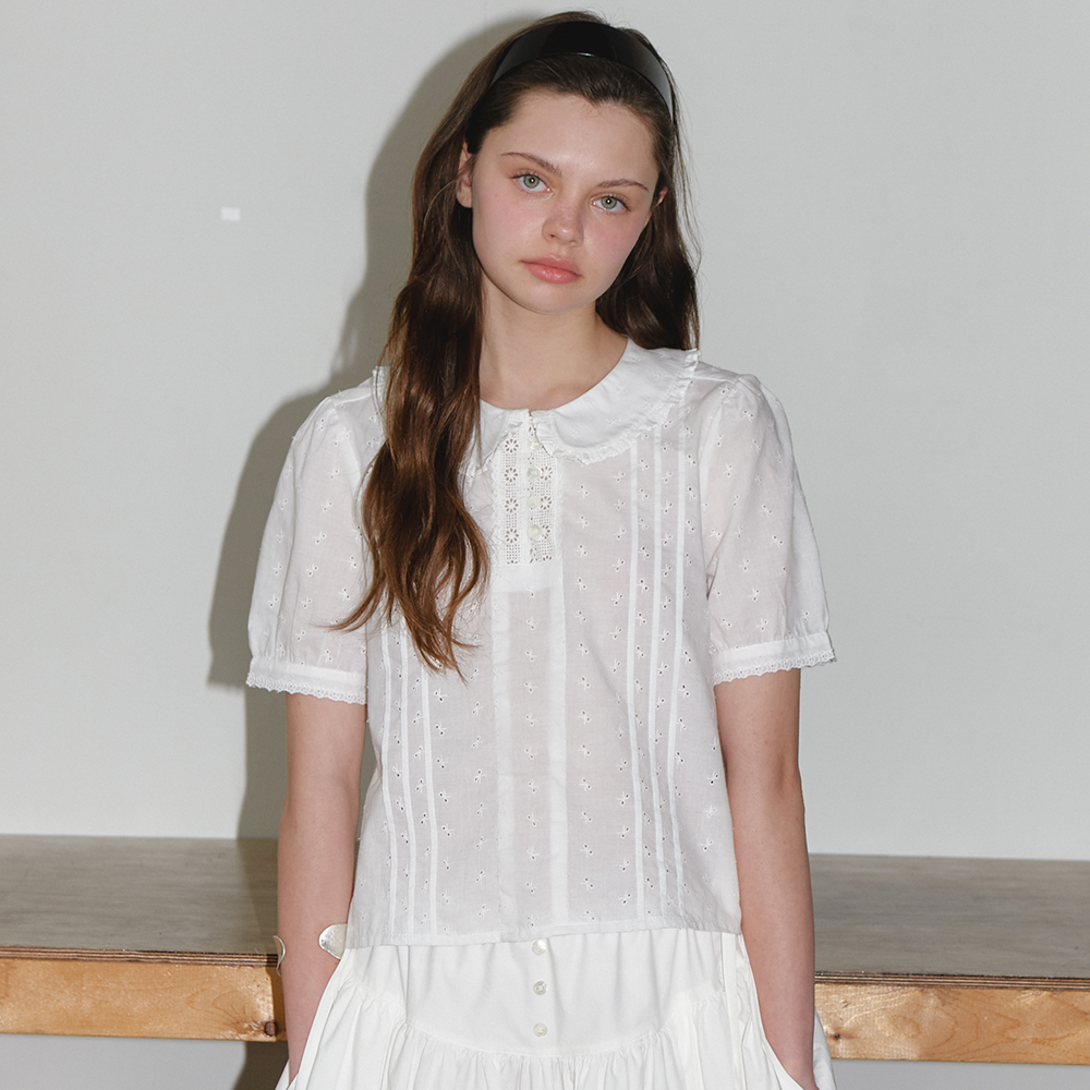LACE FRILL SLIM CROP PLEATS T SHIRT WHITE - 감도 깊은 취향