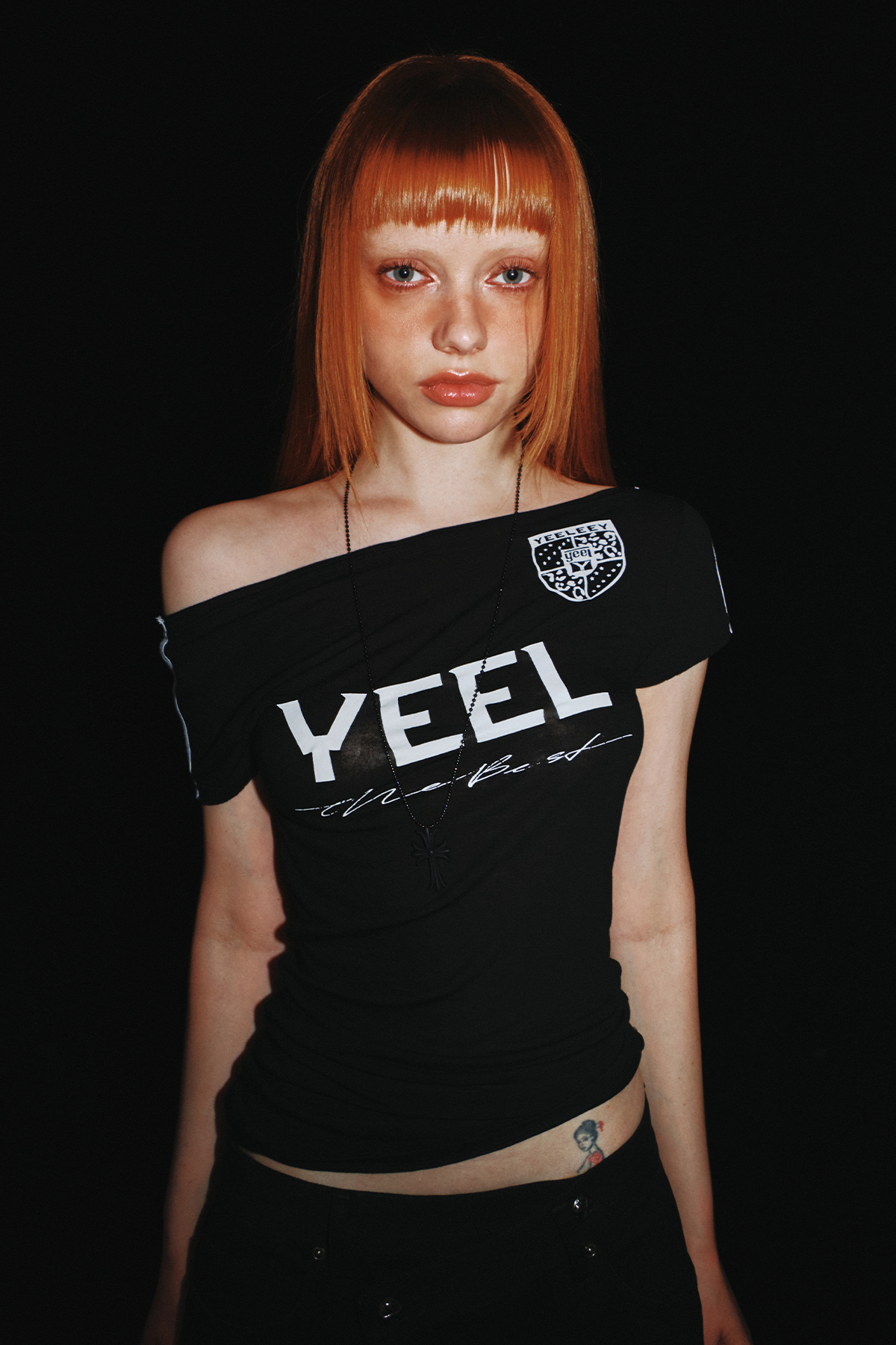[YEEL] YEEL RACING ASYMMETRIC T-SHIRT ★大人気★ YEEL RACING ASYMMETRIC T-SHIRT BLACK - 감도 깊은 취향 셀렉트