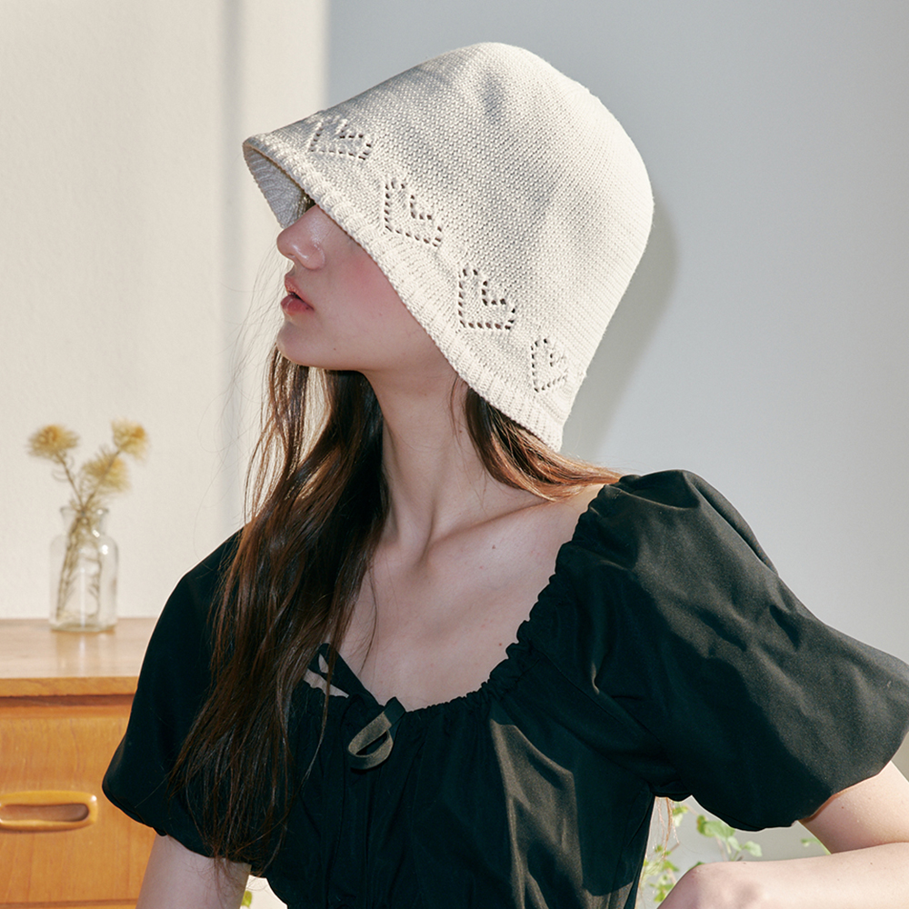 HEART SUMMER KNIT BUCKET HAT BEIGE - 감도 깊은 취향 셀렉트샵