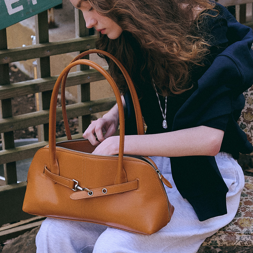 Square Leather Stud Middle Bag - Brown - 감도 깊은 취향