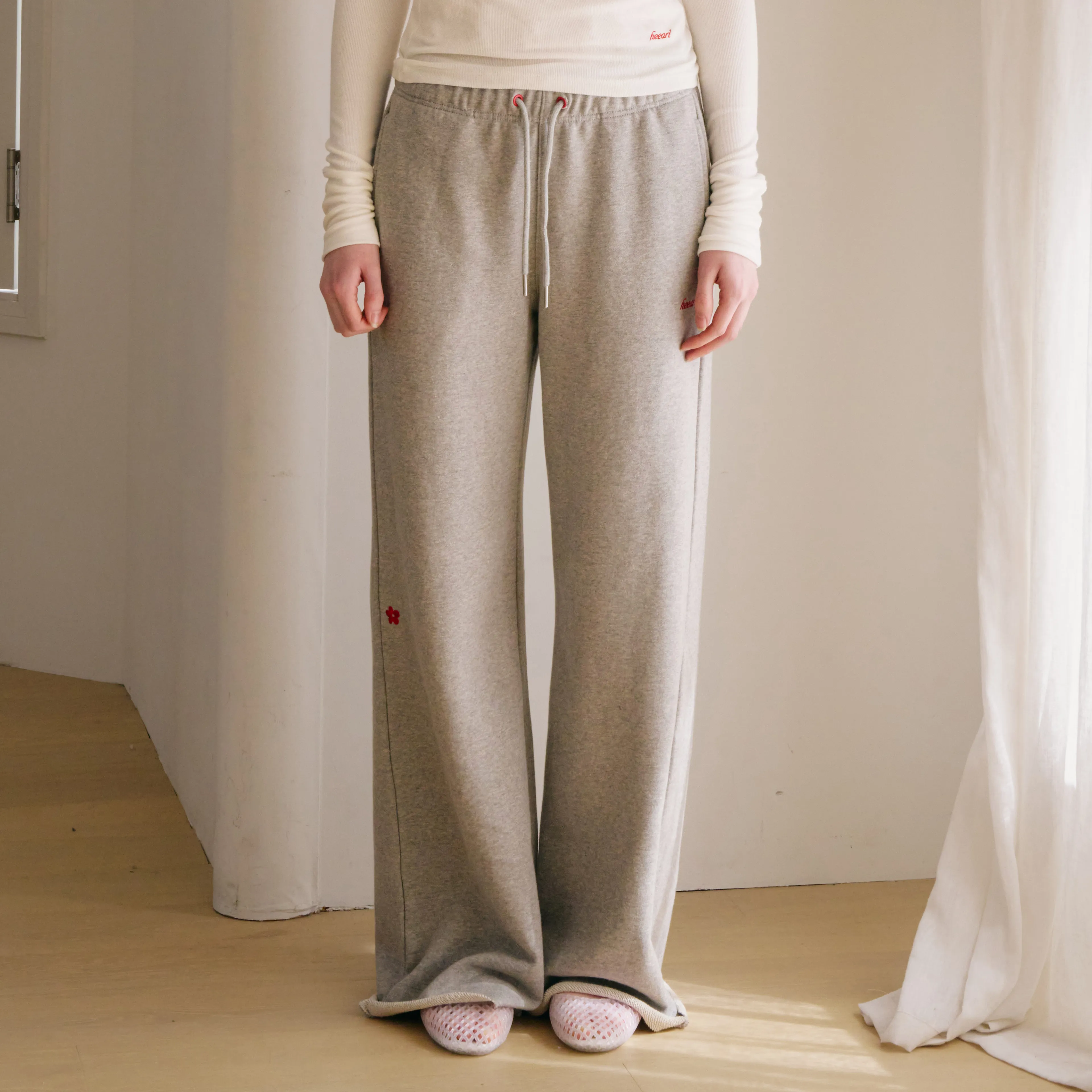 【MOILLY】Knee Point Ribbon Jogger Pants Knee Point Ribbon Jogger Pants White - 감도 깊은 취향 셀렉트