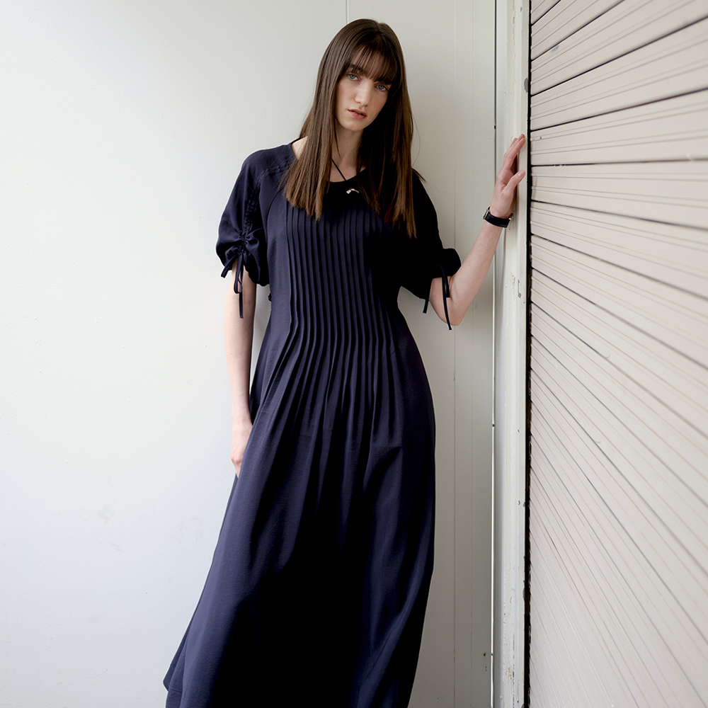 25 Summer_ Navy Pintuck Dress - 감도 깊은 취향 셀렉트샵 29CM