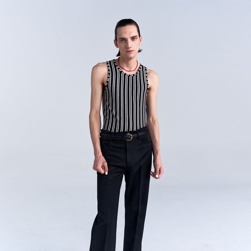 LOGO STRIPED SLEEVELESS TOP - BLACK - 감도 깊은 취향 셀렉트