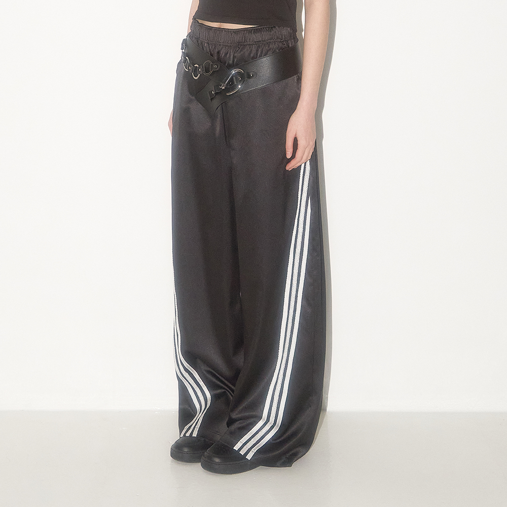 기모x 버전] FRILL SPORTY PANTS BLACK - 감도 깊은 취향 셀렉트