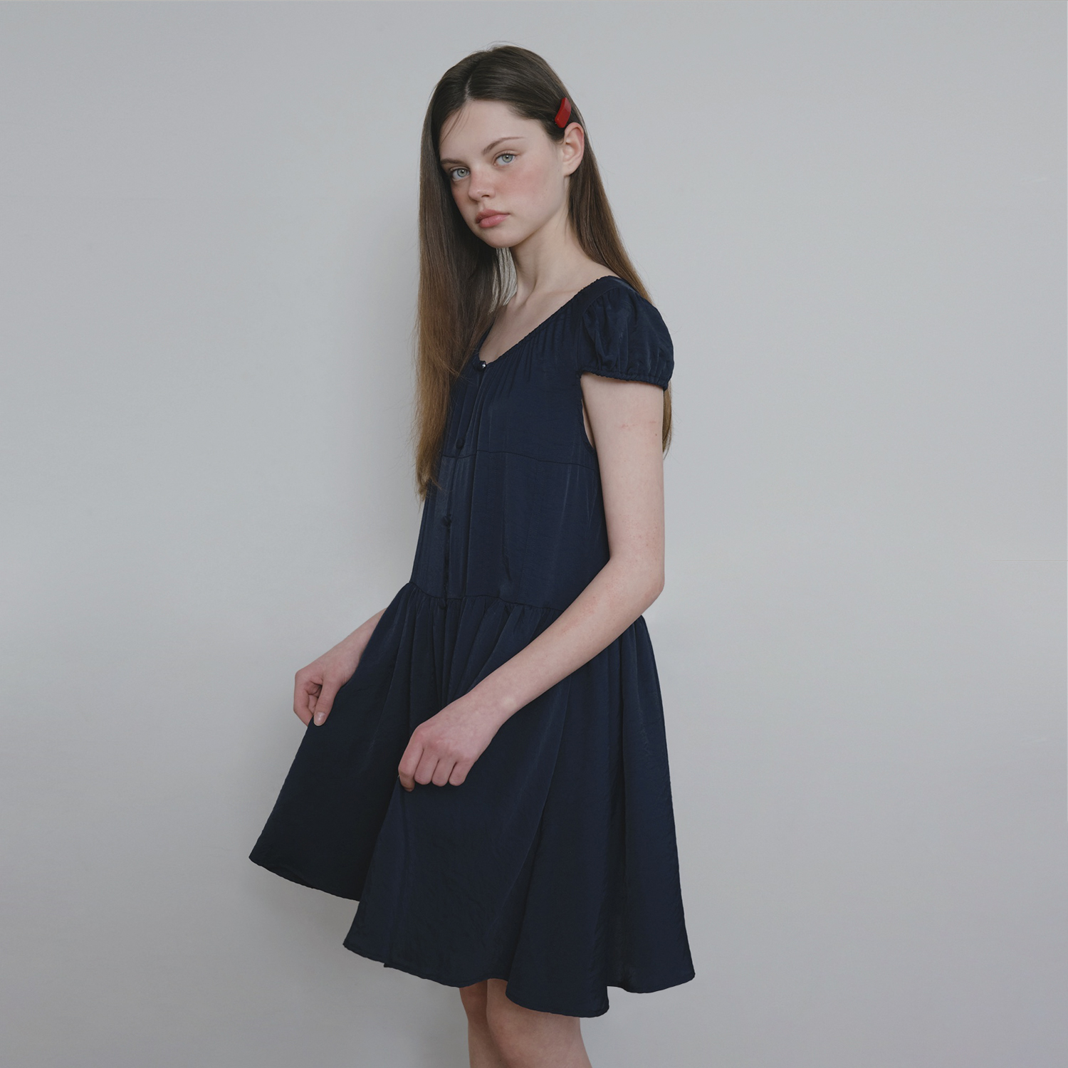 □The tis□ LISIANTHIUS PINTUCK PLEATS DRESS