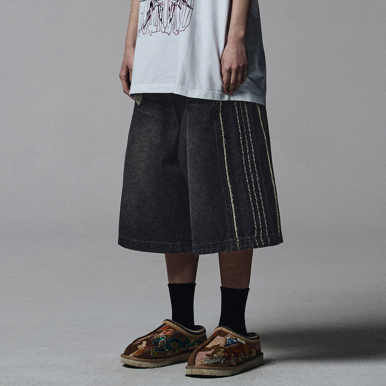 [NOT4NERD] Dagger Tribal Logo Bermuda Sweat Shorts☆送料込☆ Dagger Tribal Logo Bermuda Sweat Shorts - Khaki - 감도 깊은