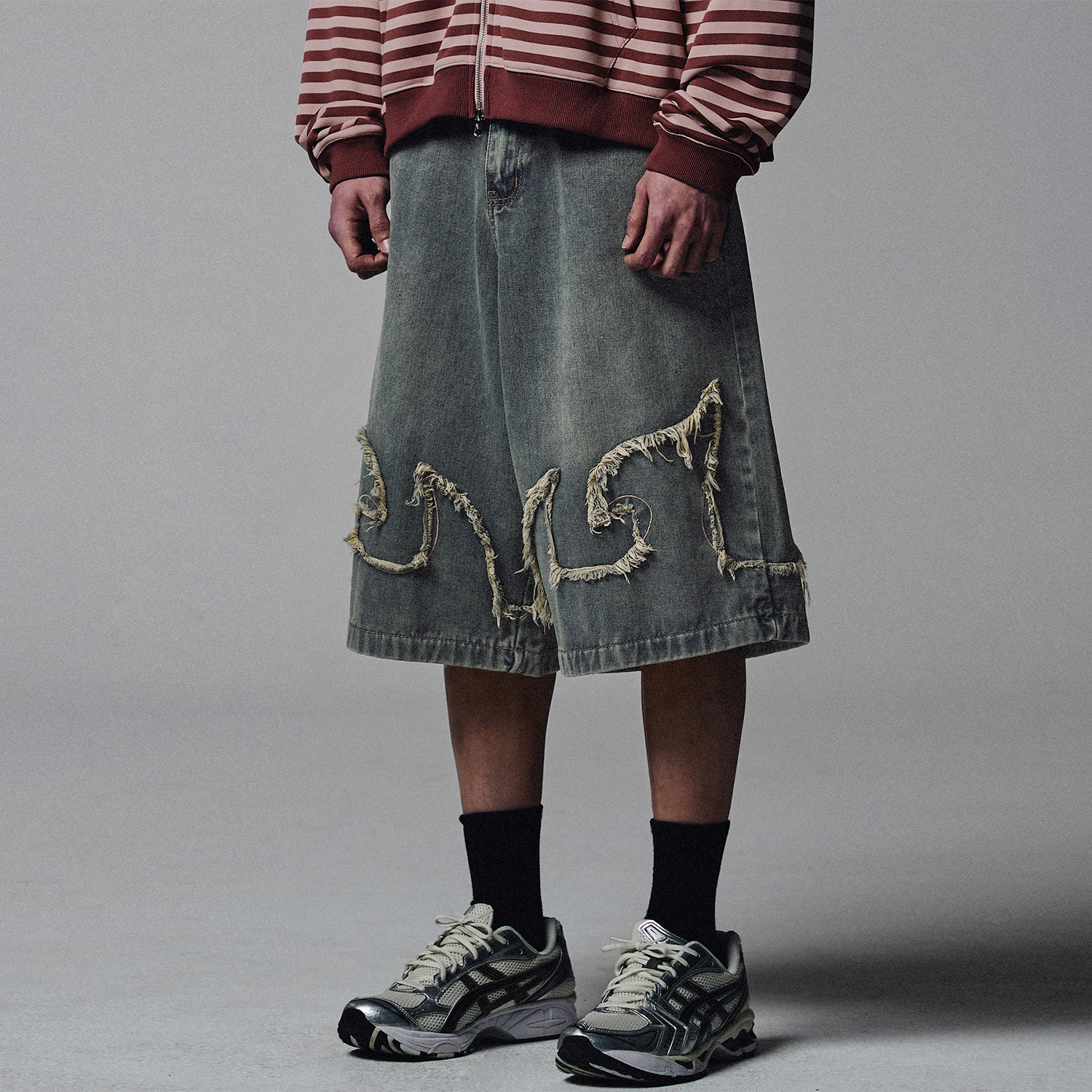 [NOT4NERD] Stud Carpenter Bermuda Sweat Shorts /追跡付 MUSINSA | NOT4NERD Stud Carpenter Bermuda Sweat Shorts - Beige