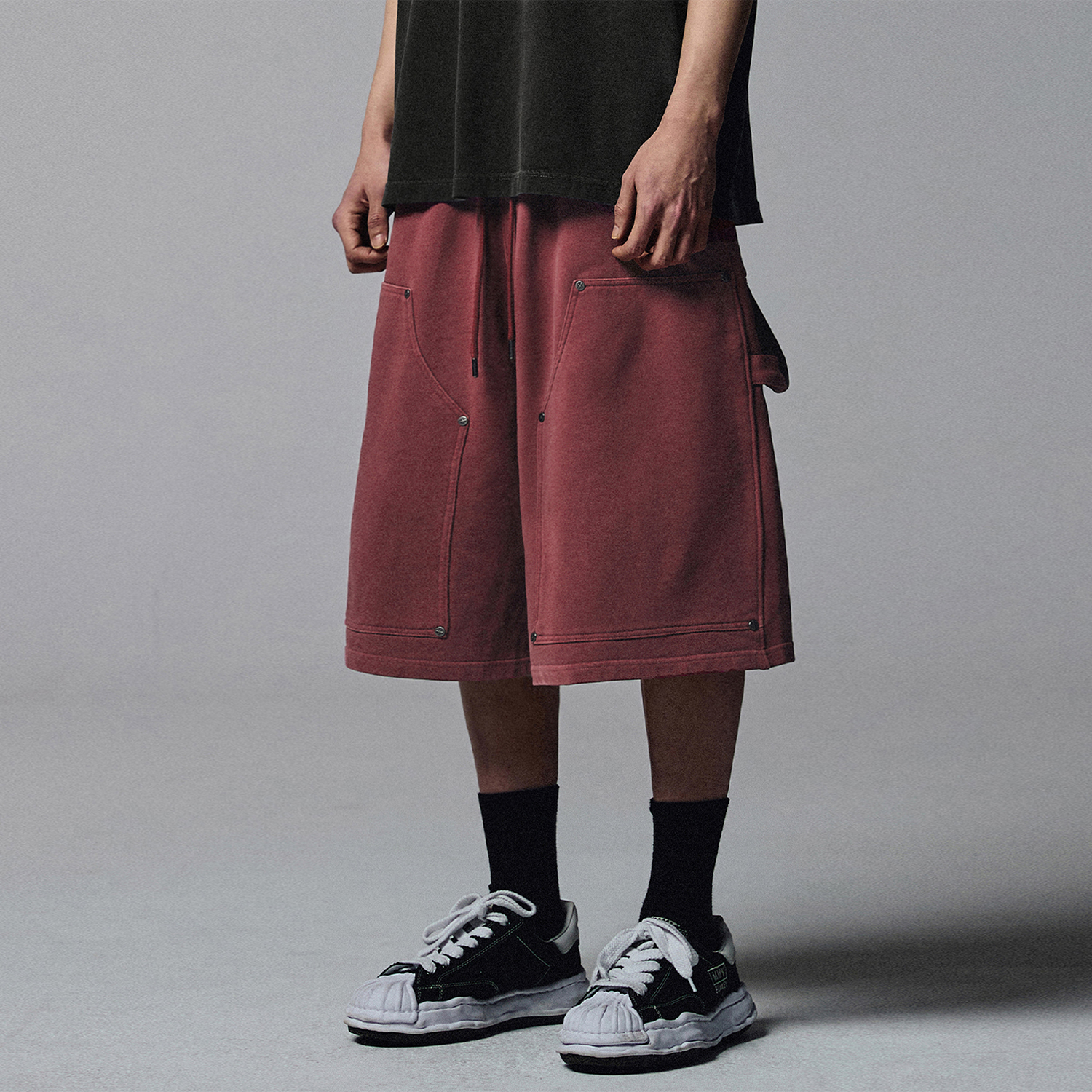 [NOT4NERD] Dagger Tribal Logo Bermuda Sweat Shorts /追跡付 Dagger Tribal Logo Bermuda Sweat Shorts - Khaki - 감도 깊은