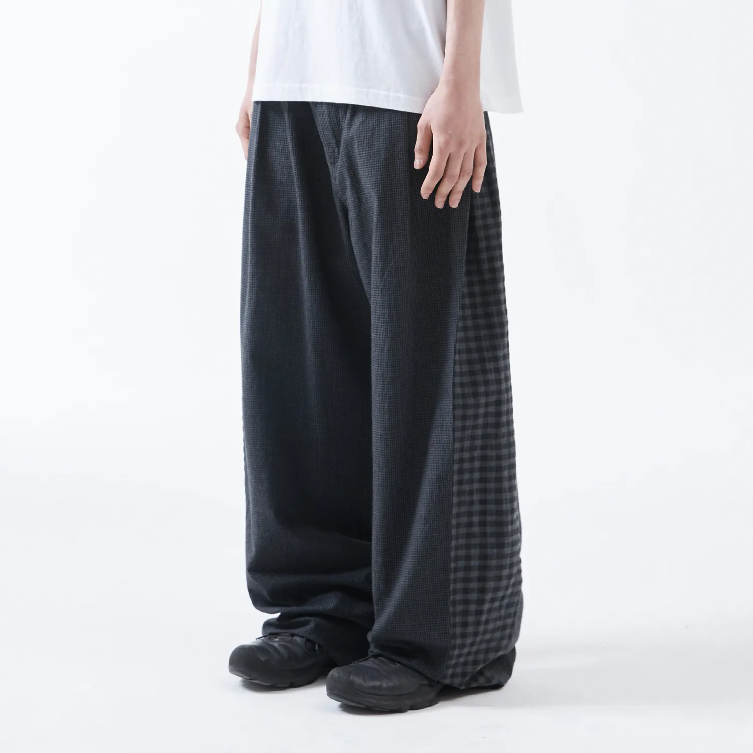TCM starfish pin stripe pants (black) - 감도 깊은 취향