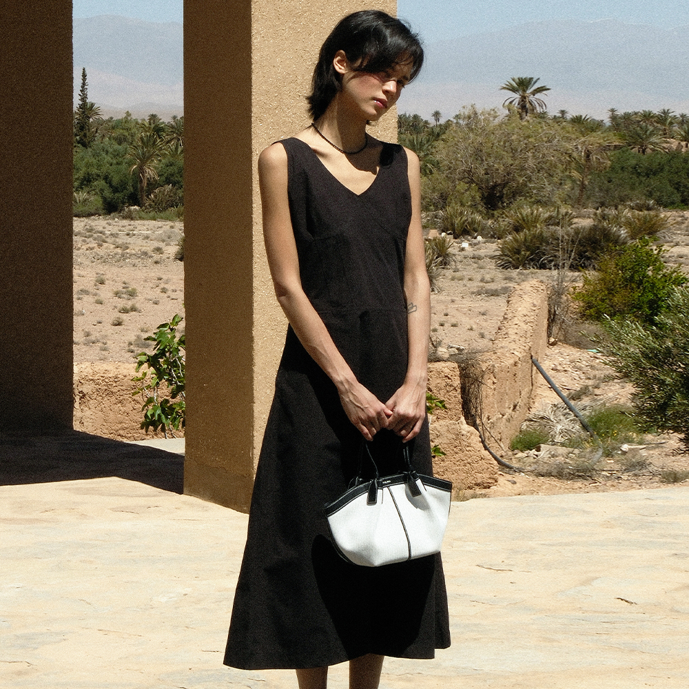 GRACE SLEEVELESS FLARE DRESS_BLACK - 감도 깊은 취향 셀렉트샵
