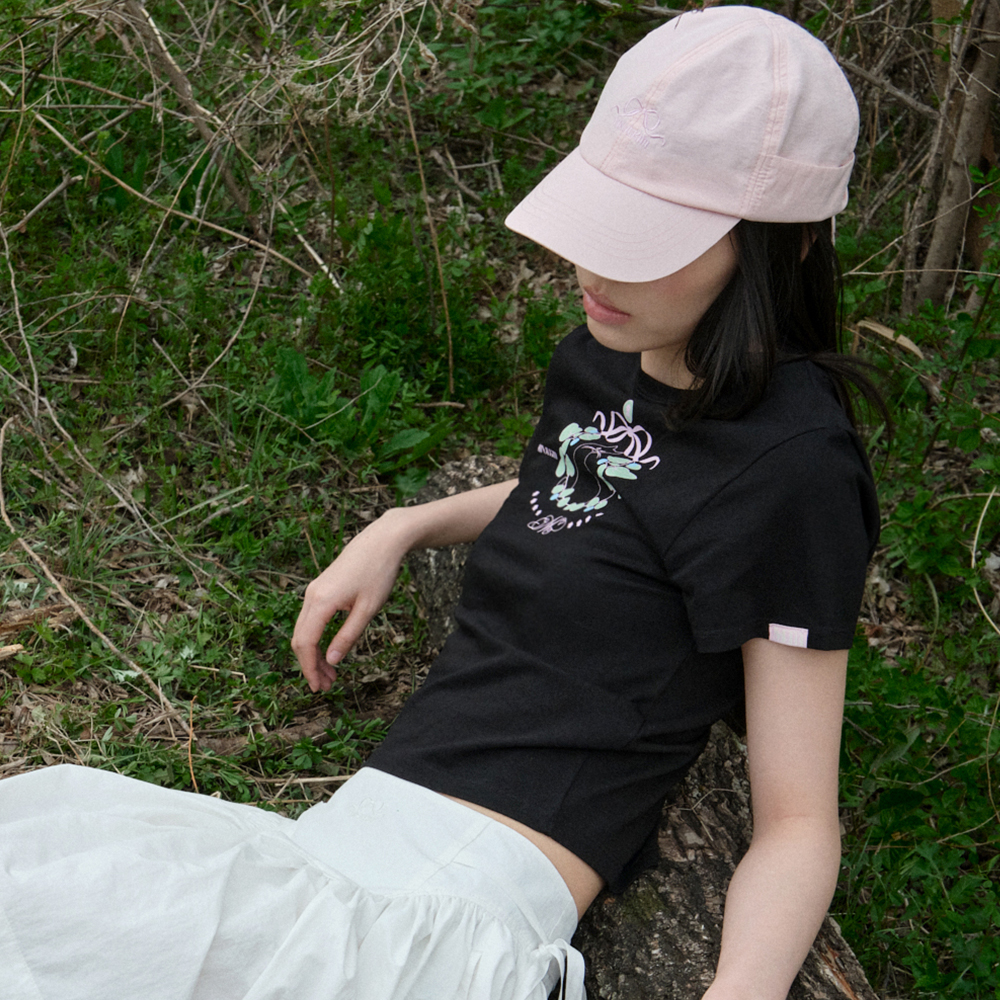 【Rockfish Weatherwear】X MINJUKIM SWEET KITTY BOW T-SHIRT ROCKFISH WEATHERWEAR》 X MINJUKIM SWEET KITTY BOW T-SHIRT