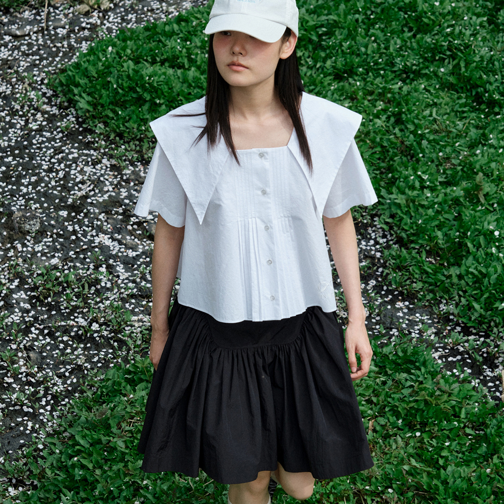 トップス [X MINJUKIM] SQUARE NECK PINTUCK SHIRT ZESICA Women's Short Sleeve Square Neck Color Block T Shirt