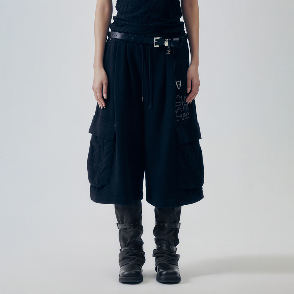 TREEMINGBIRD◆Distressed Square Denim Set-up Shorts 韓国人気 Distressed Leather Set-up Shorts [ Black ] - 감도 깊은 취향