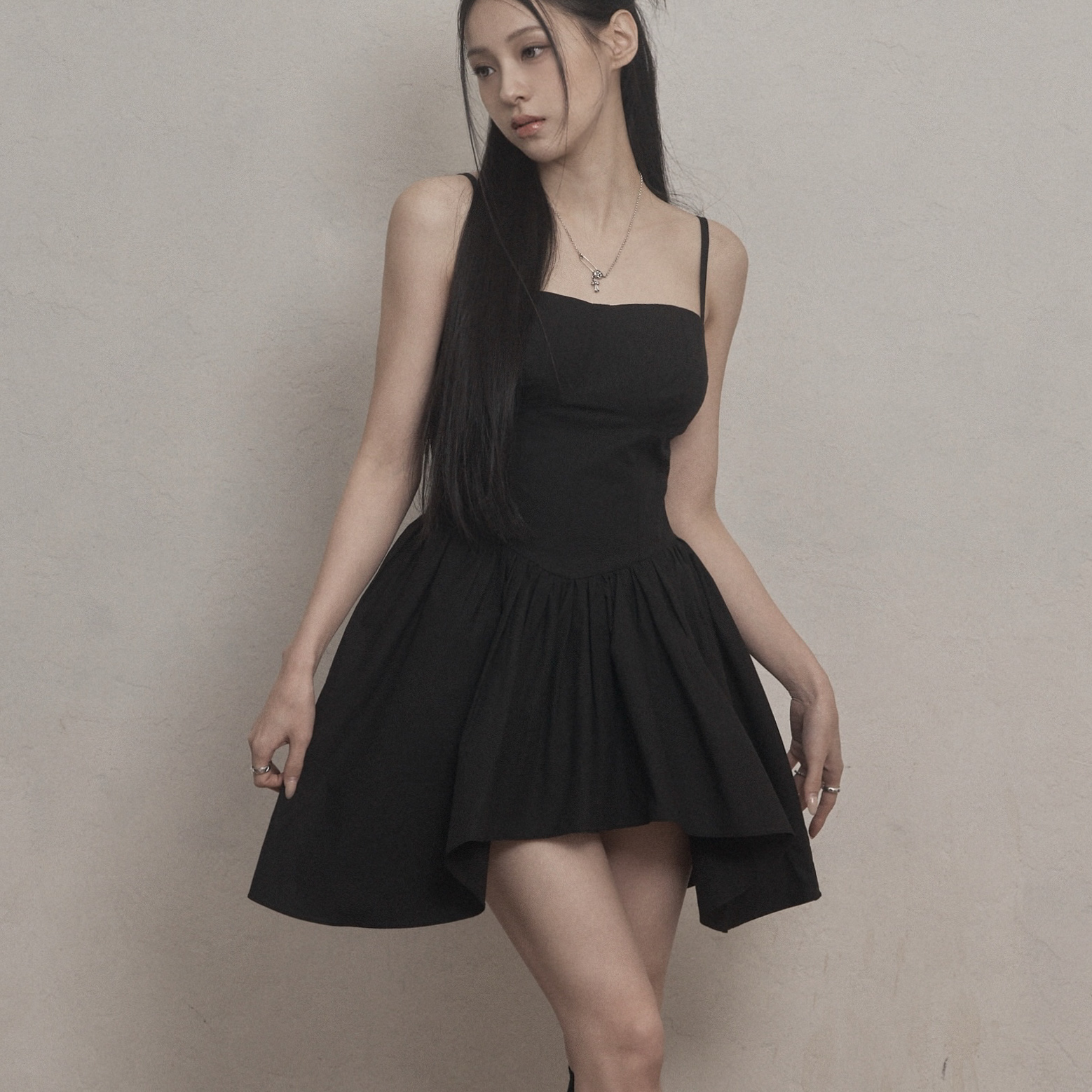 ●●ODDONEOUT●●Scarf rose halter neck onepiece_BLACK Scarf rose halter neck onepiece_Black - ODD ONE OUT