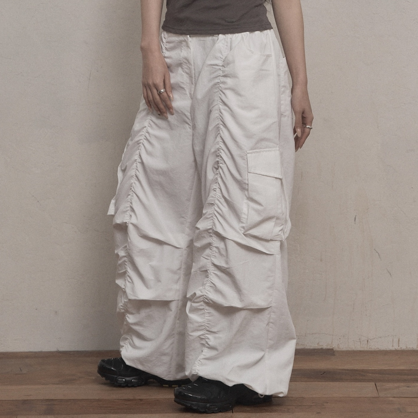 Textured Ruffled Comfy Pants [Gray] - 감도 깊은 취향 셀렉트