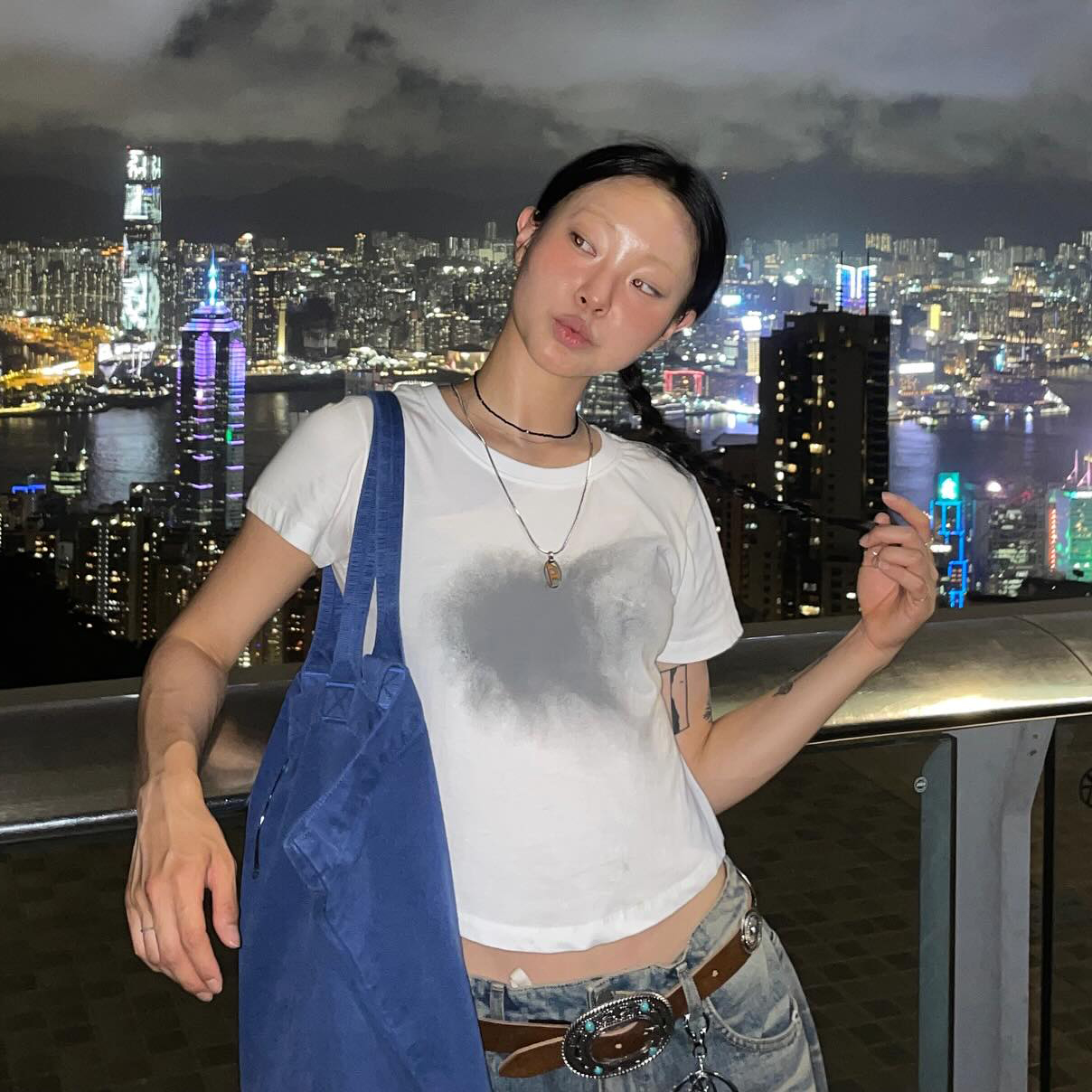 Vanish Tie Scarf T-Shirt (FL-114_White) - 감도 깊은 취향