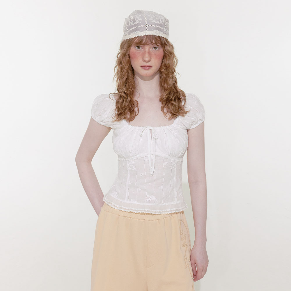 【LOULOUSEOUL】Orchid Cubic T-Shirt (Ivory) Orchid Cubic T-Shirt (Ivory) - 감도 깊은 취향 셀렉트샵 29CM