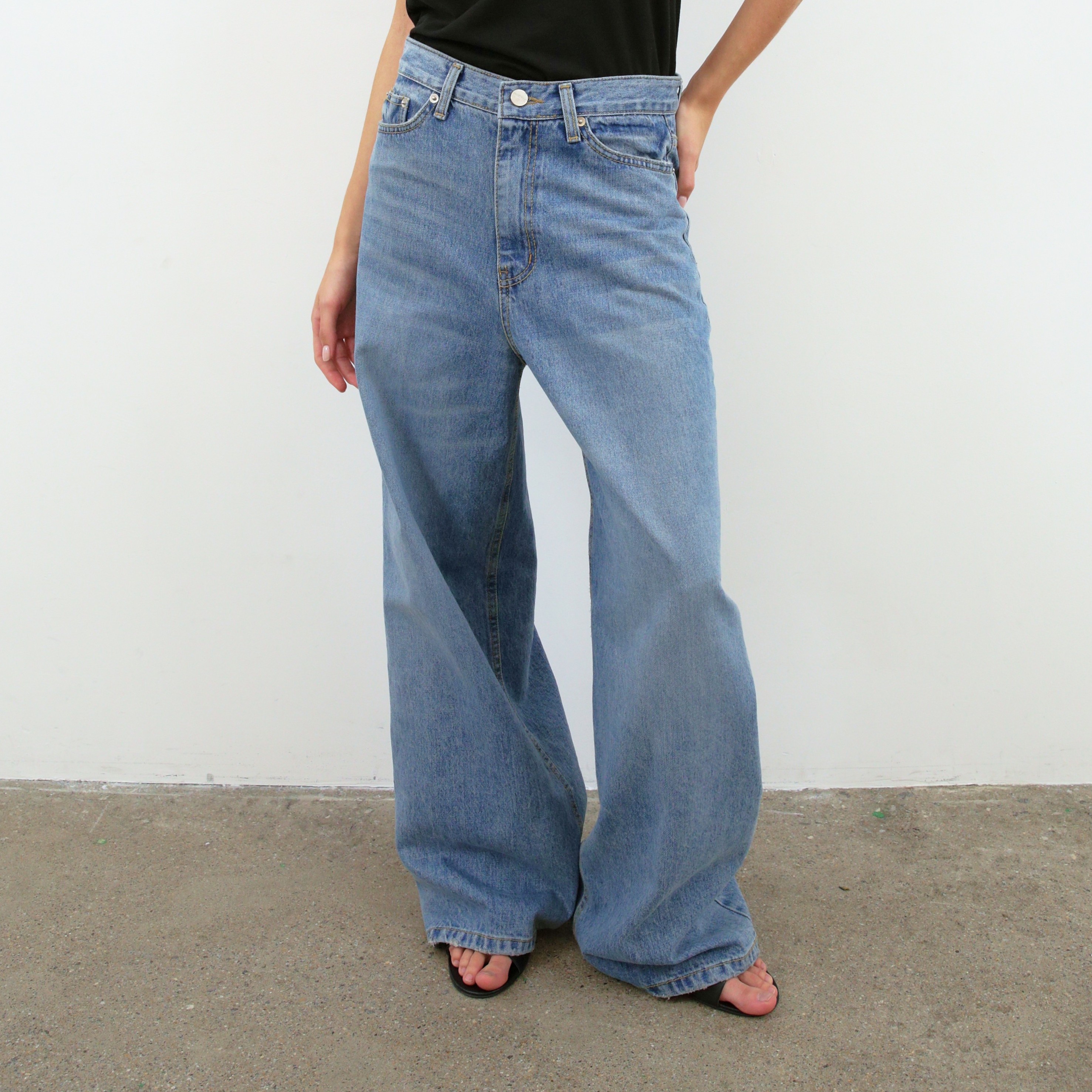 ONE TUCK WIDE DENIM PANTS - BLUE - 감도 깊은 취향 셀렉트샵 29CM