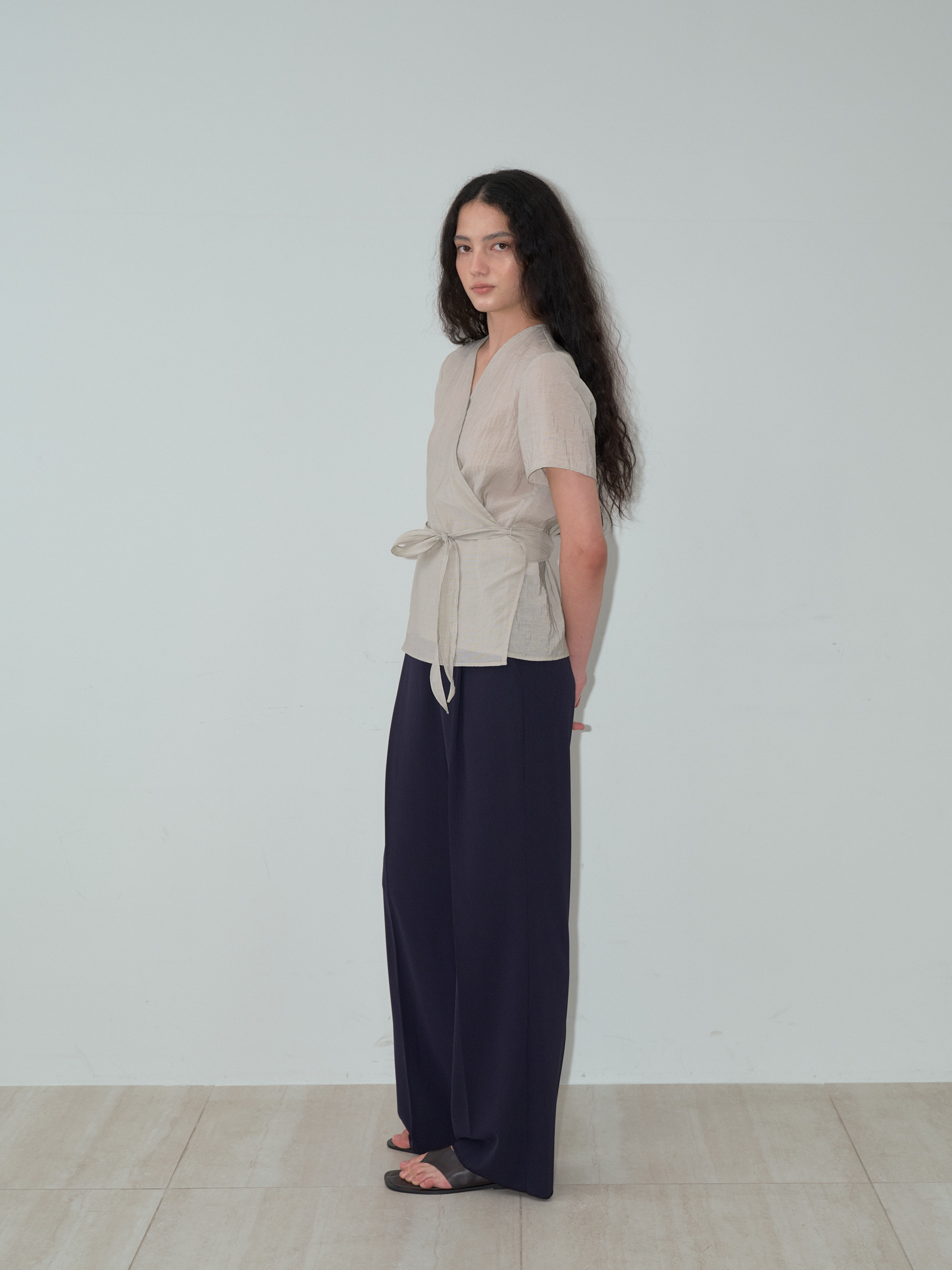 [DNSR] Summer one-tuck wide pants /追跡付 25 SUMMER ONE-TUCK PANTS (NAVY) - 감도 깊은 취향 셀렉트샵 29CM