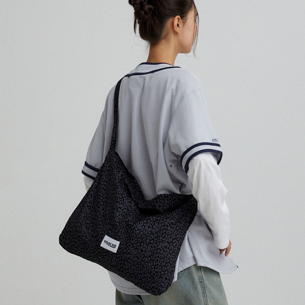 LEOPARD SUEDE ECO CROSS BAG BLACK - 감도 깊은 취향 셀렉트샵 29CM