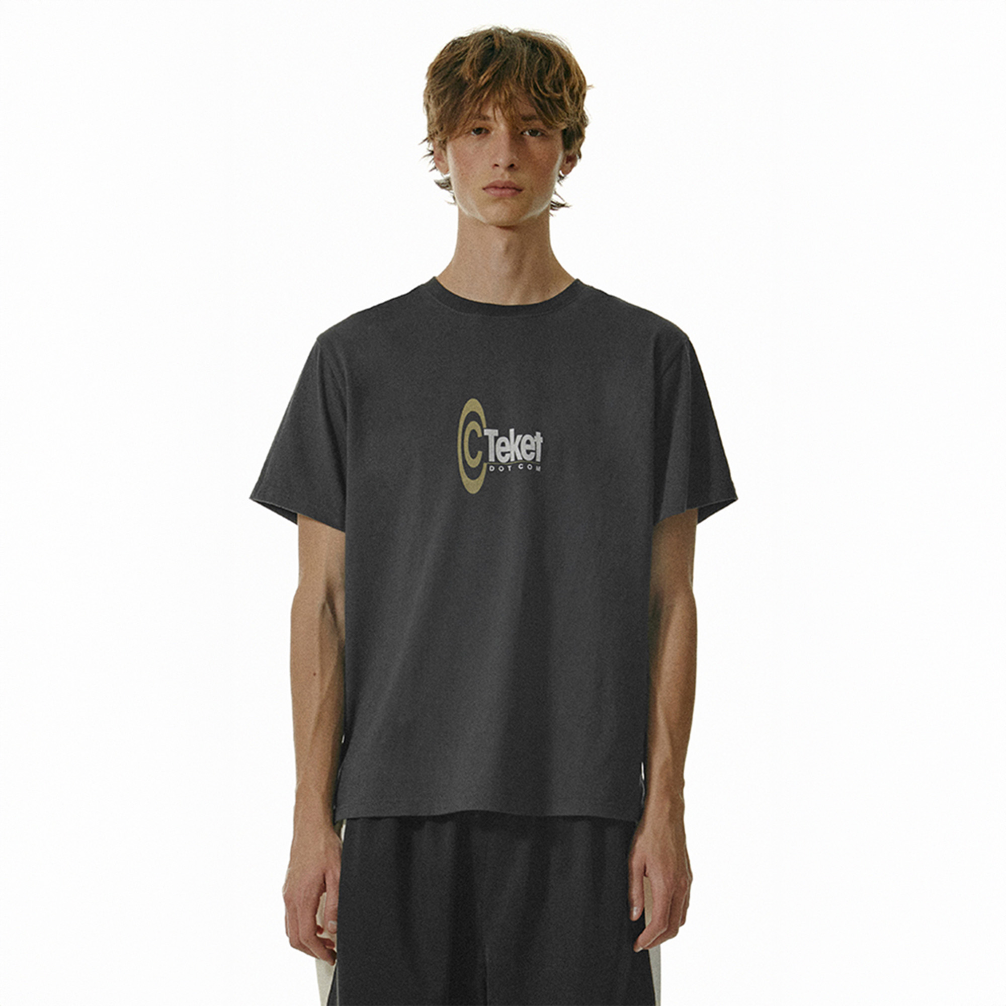 View Tee Red - 감도 깊은 취향 셀렉트샵 29CM