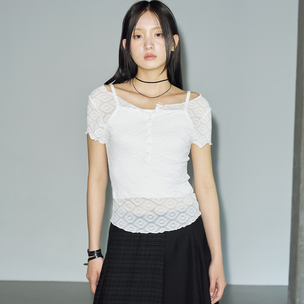 NEWALRIN button Shirring off shoulder top - 감도 깊은 취향