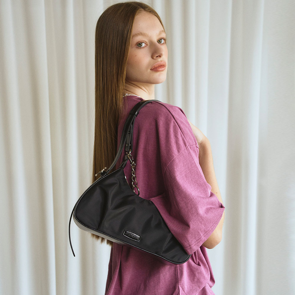 MISEKI SEOUL ■ Belted flat shoulder bag MUSINSA | MISEKI SEOUL Belted flat shoulder bag BLACK