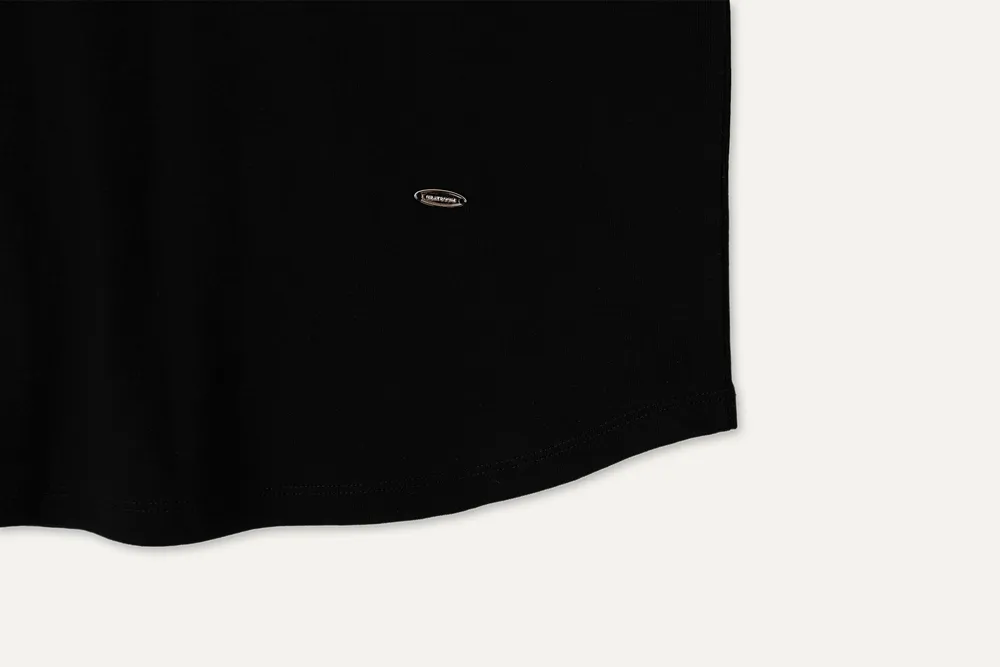 ⠀