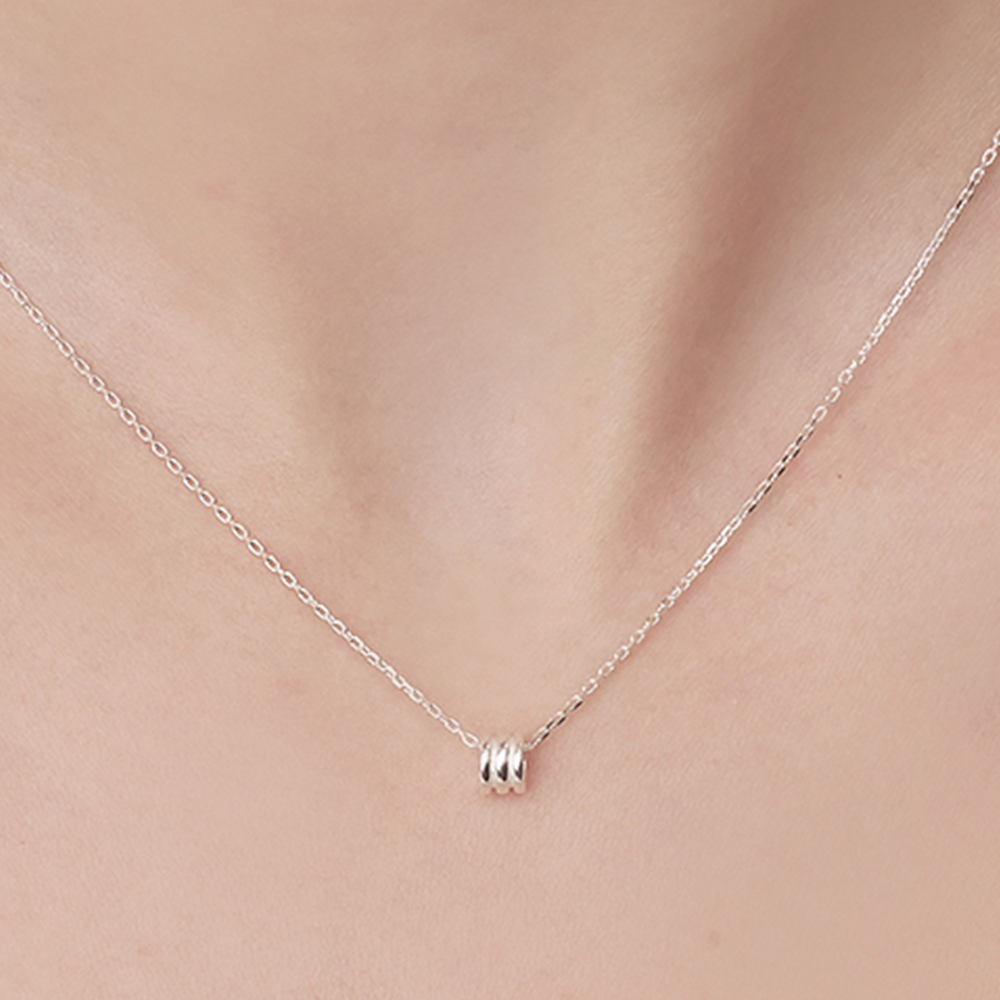 ★Hei★ [sv925] brilliant triple cubic necklace 조유리 착용][sv925] brilliant triple cubic necklace - 감도