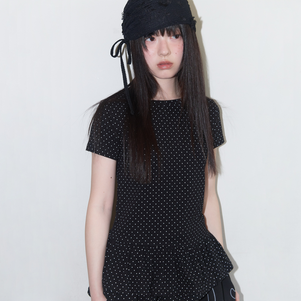 [FANCY CLUB] FRILL LAYERED DOT TEE /追跡付 FRILL LAYERED DOT TEE (BLACK) F25QB128 - 감도 깊은 취향