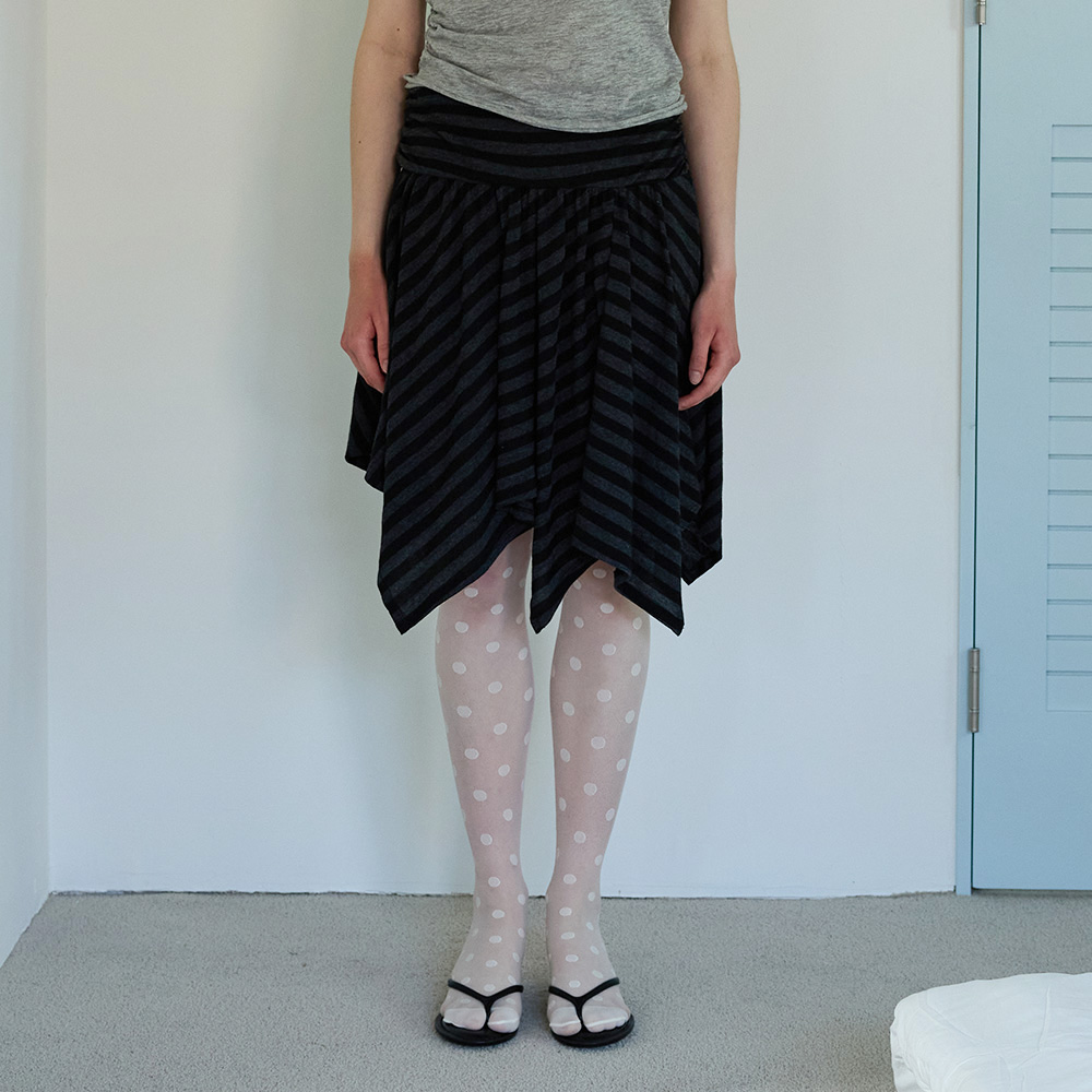 ミニスカート ITZAVIBE BLACK DOTTED LAYERED WRAP SHORT SKIRT 5BMR0045 BLACK DOTTED LAYERED WRAP SHORT SKIRT - 감도 깊은 취향