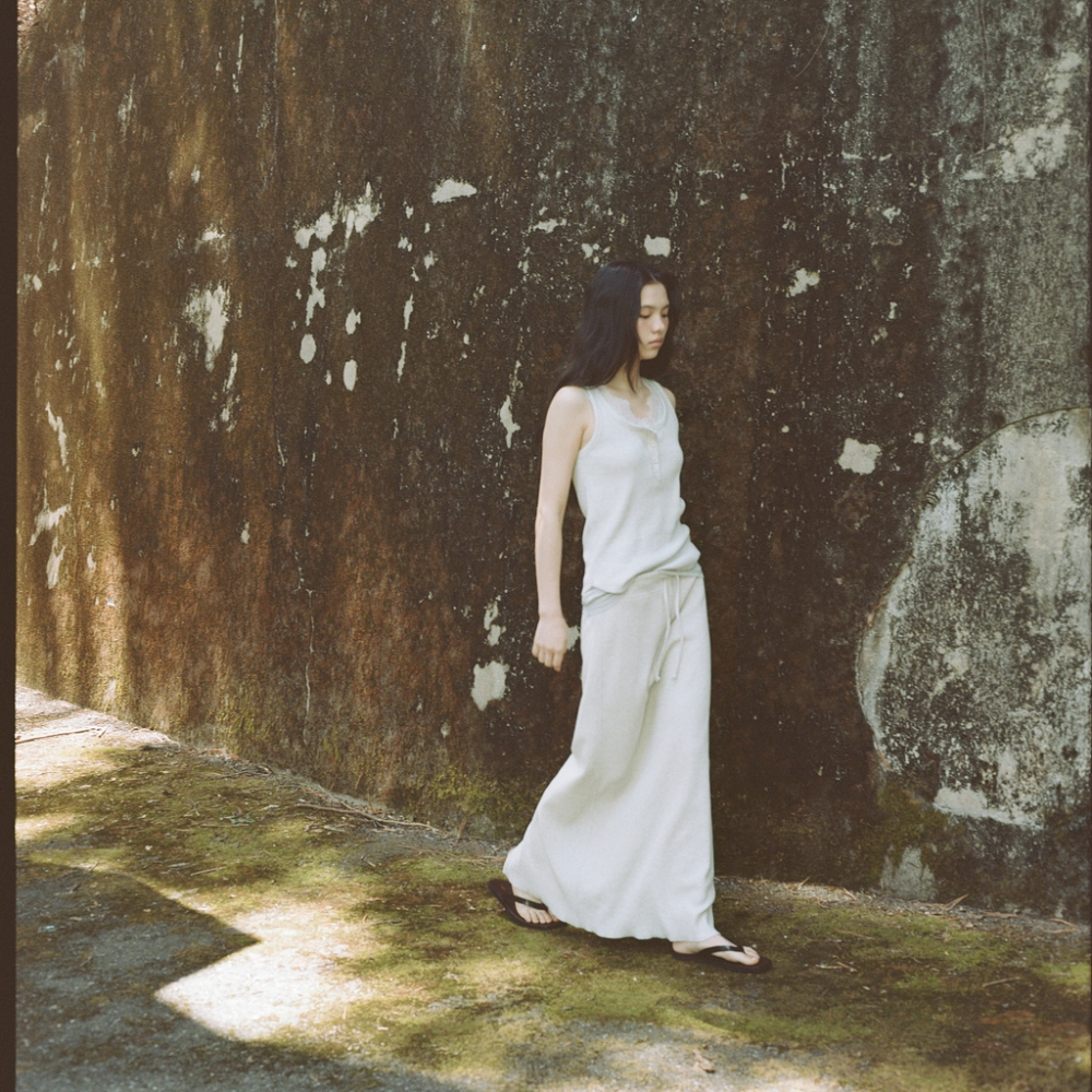 【MONOHA】Waffle-Knit Jersey Long Skirt Melange Gray Waffle-knit jersey long skirt (melange gray) : MONOHA