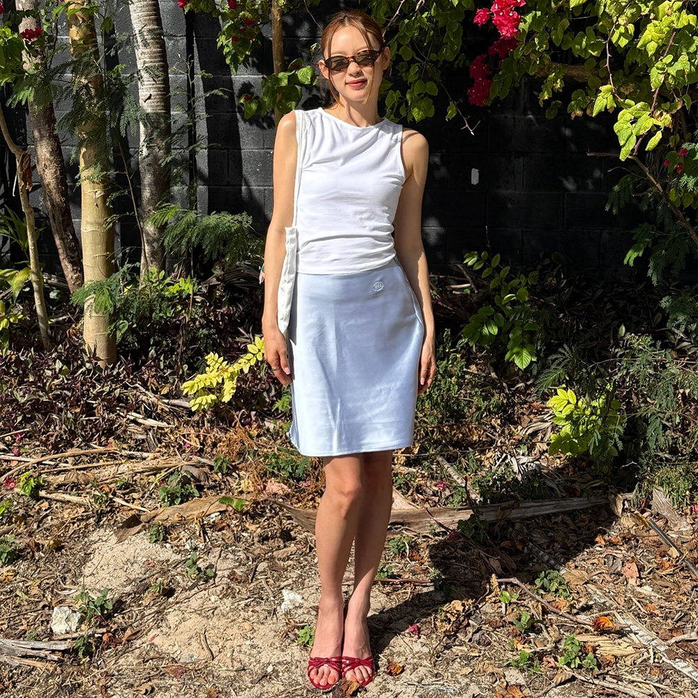 ☆韓国の人気☆【LOW CLASSIC】☆BUTTON LOOP KNIT SKIR.T☆ BUTTON LOOP KNIT SKIRT_SILVER_LOW24UM_KN110SV - 감도 깊은
