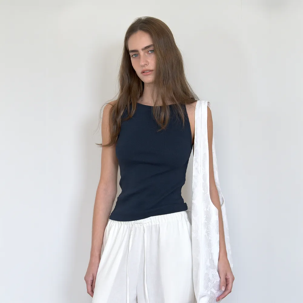 L11 CUTOUT SLEEVELESS(BLACK) - 감도 깊은 취향 셀렉트샵 29CM