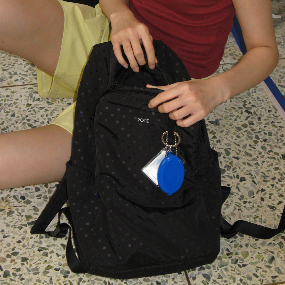 人気商品!【POTE】0002 HideSlot バックパック(ブラック) 0002 HideSlot Classic Backpack_Dot Black - 감도 깊은 취향
