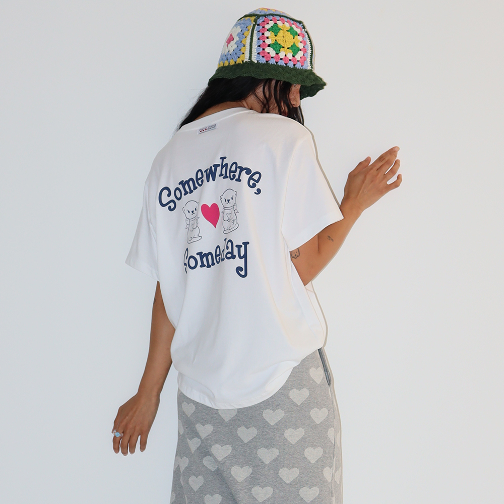 ◆RONRON◆ RONRON HEART LAUREL OVER FIT T SHIRT SOFT BLUE RONRON] RONRON HEART LAUREL OVER FIT T SHIRT SOFT BLUE 正規
