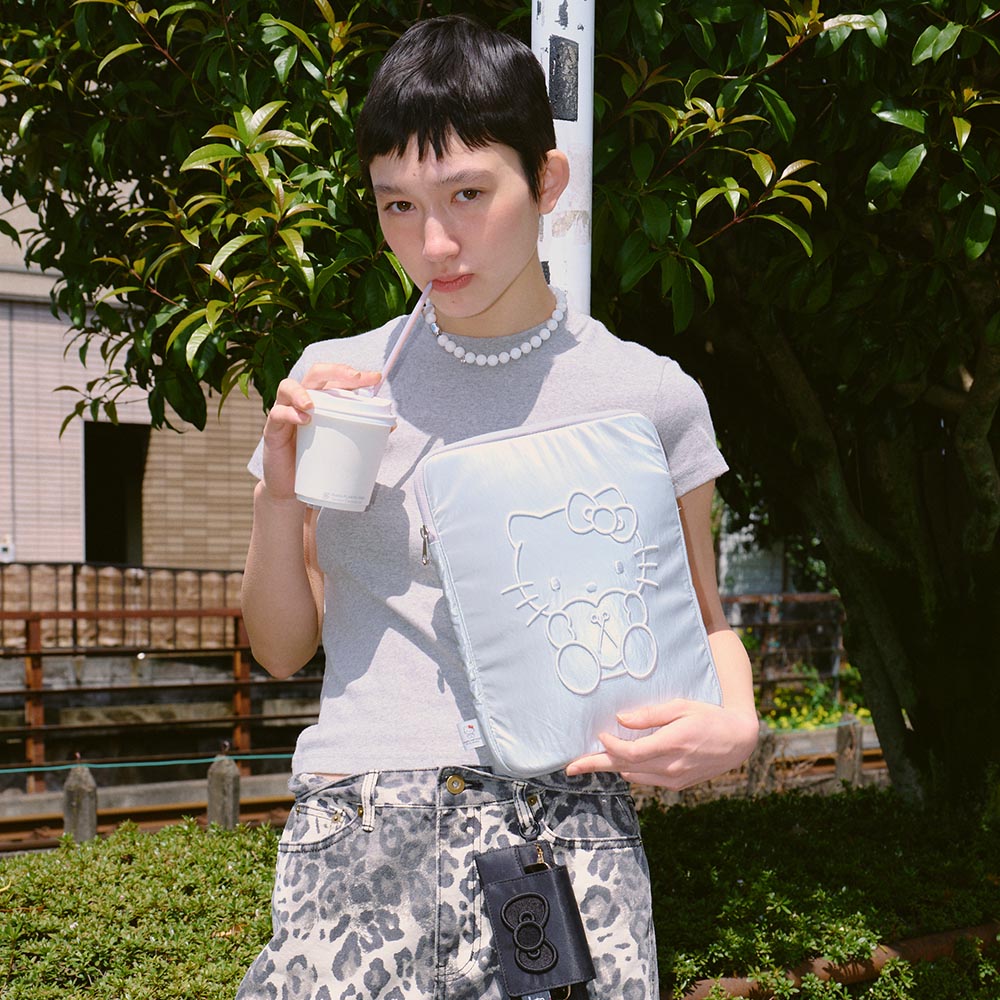 ポーチ [JOSEPH&STACEY] X Hello Kitty HAZE TABLET POUCH 11\" Haze Tablet Pouch 11 inch Hello Kitty Black - 감도 깊은 취향